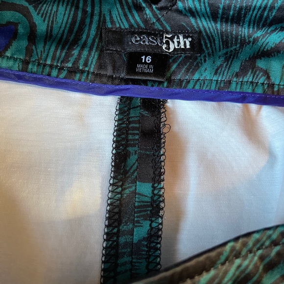 🚨East 5th Blue/Green Peacock Print Front Pleat Skirt Size 16 - Picture 5 of 6